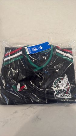 Official from Adidas Mexico 26 Third Long Sleeve Jersey Small