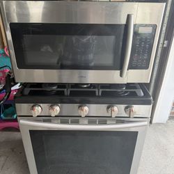 Samsung 5 Burner Gas Stove And Microwave 