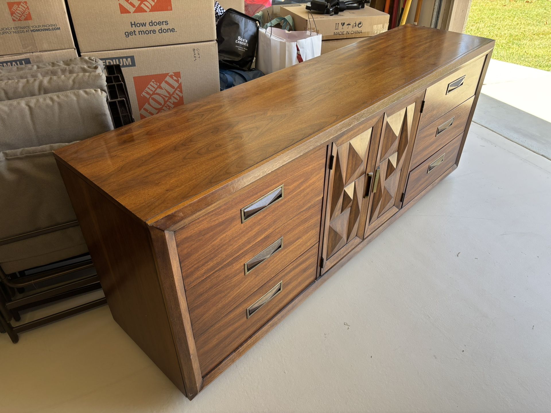 9 Drawer Dresser W/ 2 Mirrors