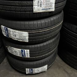 4 Tires 235/55/19 Kumho Tires Installed And Balanced