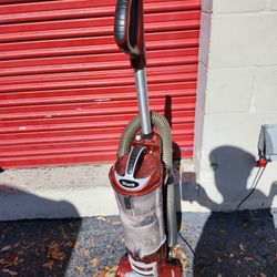 SHARK VACUUM CLEANER 