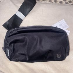 Lululemon Everywhere Belt Bag 