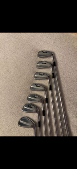 Titleist T(200) Iron Set