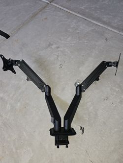 Articulating Dual Monitor Mount
