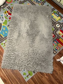 Grey rug 3x5 ft