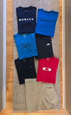 OAKLEY GUYS TSHIRTS