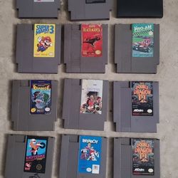 Nintendo NES cartridges And 5 Original Controllers (Used)