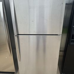 GE Stainless Steel Top And Bottom Refrigerator 