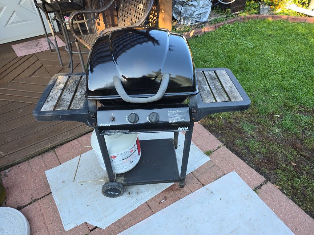 Aussie Bushman Deluxe Gas Grill