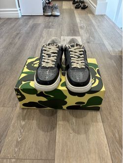 BAPESTAS Size: 7