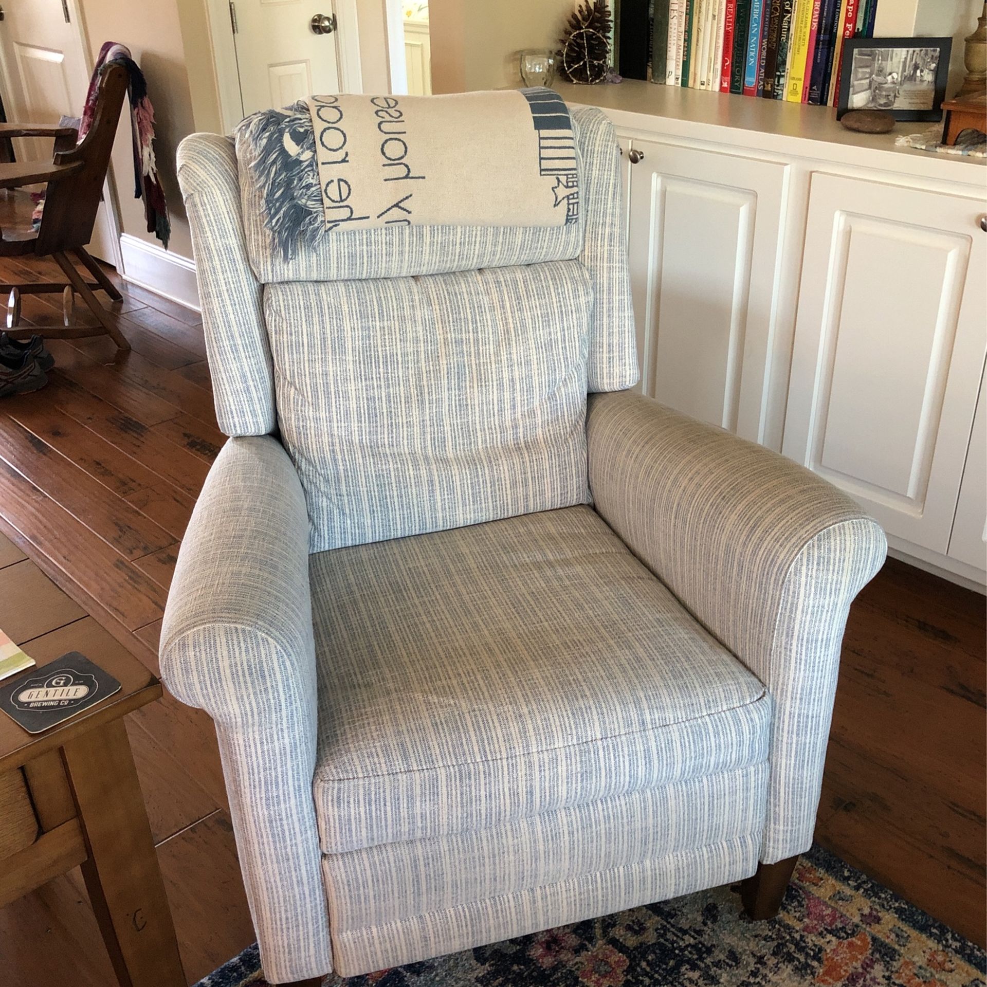 New Cloth Sam Moore Electric Recliner