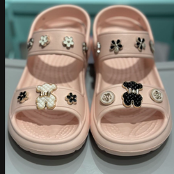 Crocs Analog Open Toe Foam Women’s Girls Water Beach Pool Sandals Shoes Slippers Slides With Tous Jibbits Charms Brand New US Size ~ 6-6.5