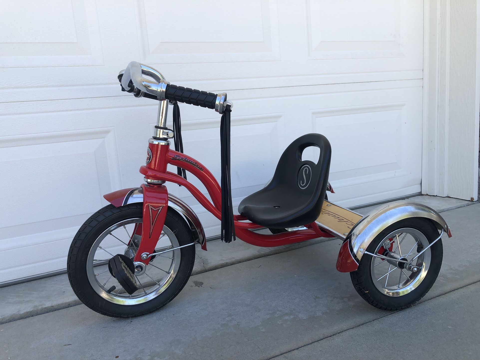 Schwinn Roadster Trike toddler tricycle