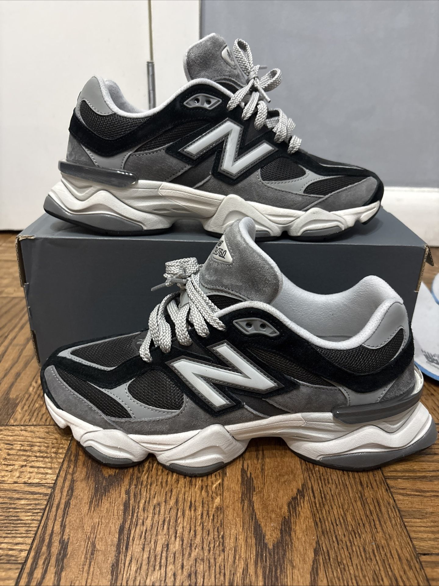Nb 9060 Black Gray Colorway Size 9 Men’s Barely Worn 