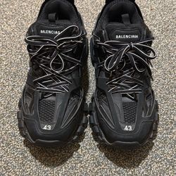 Balenciaga track 