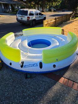 Inflatable island 100
