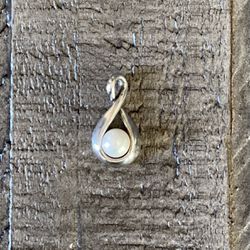 James Avery Silver Pendant With Pearl