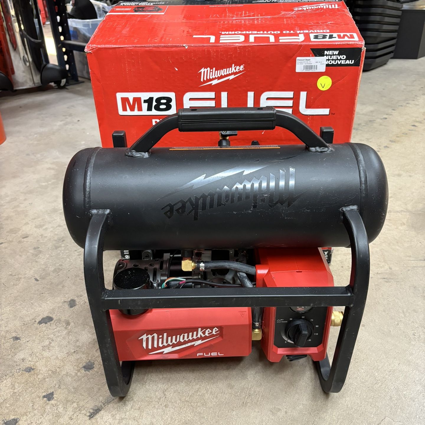(UG) Milwaukee M18 FUEL 18V Lithium-ion Brushless Cordless 2 Gal. Electric Compact Quiet Compressor 