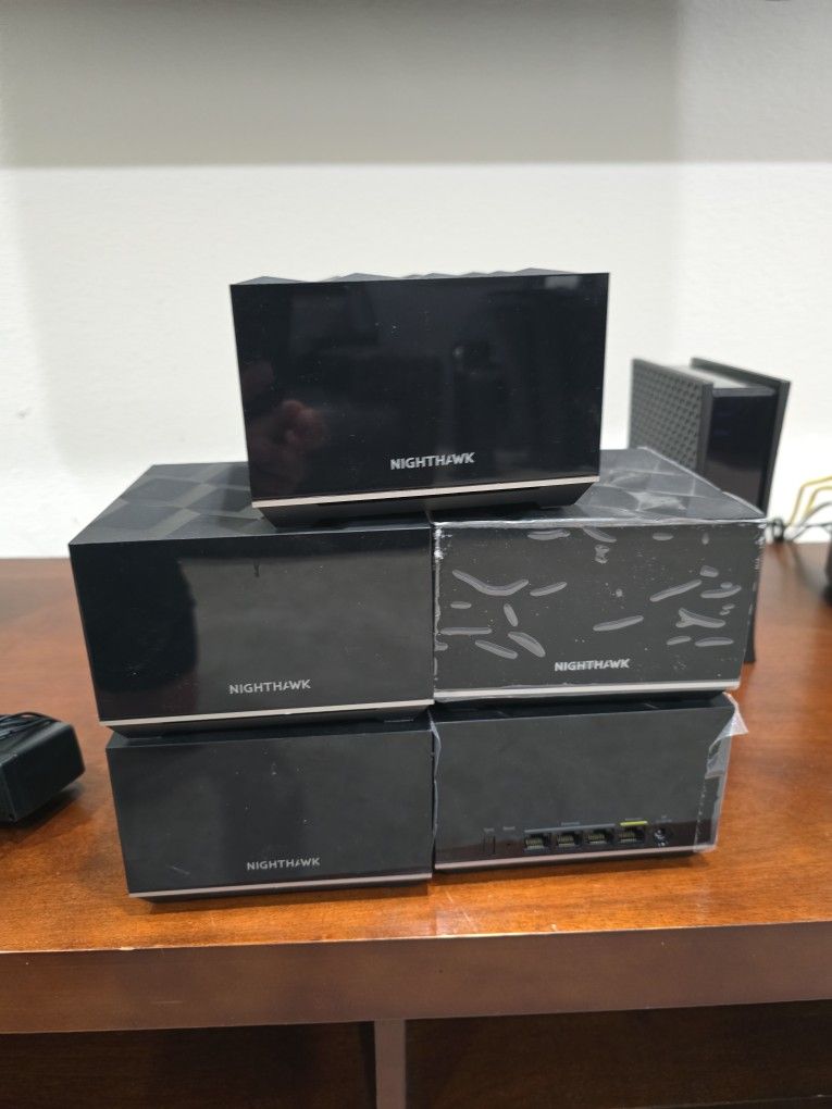 Netgear Nighthawk MR80 TriBand mesh Router with 4 satellites!