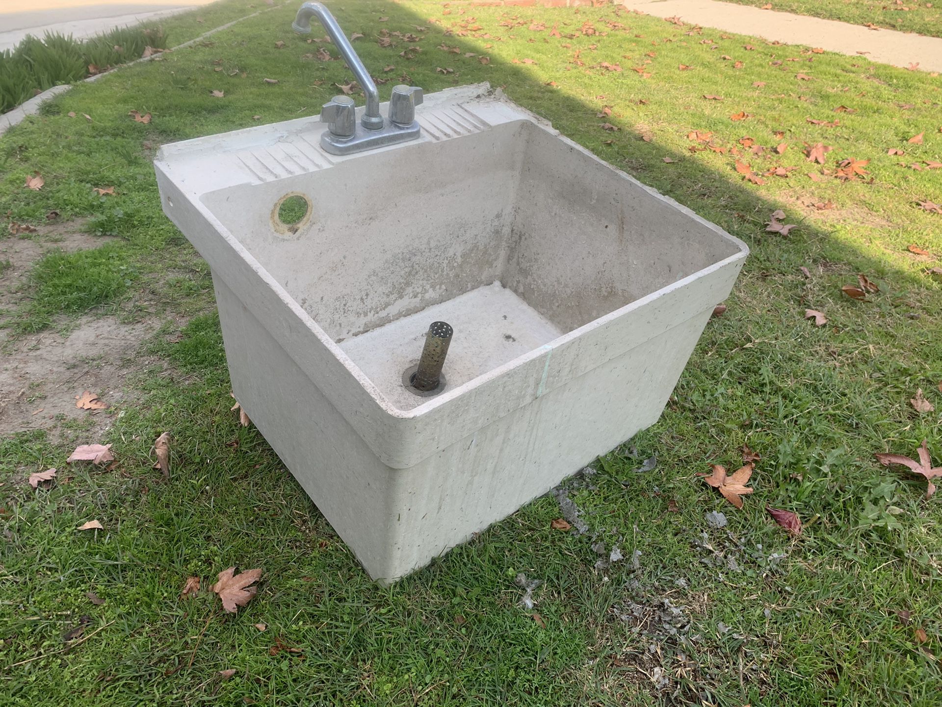 Composite outdoor sink. “FREE”