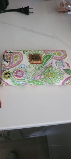 Dooney & Bourkey wallet