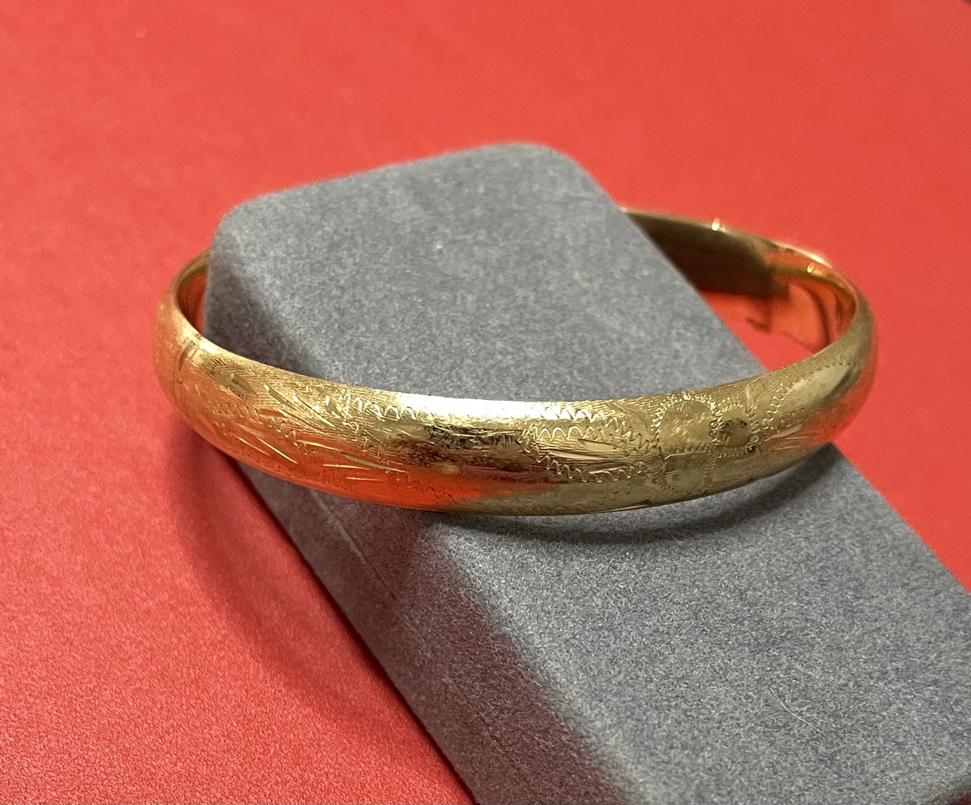 14K Gold Bangle Bracelet