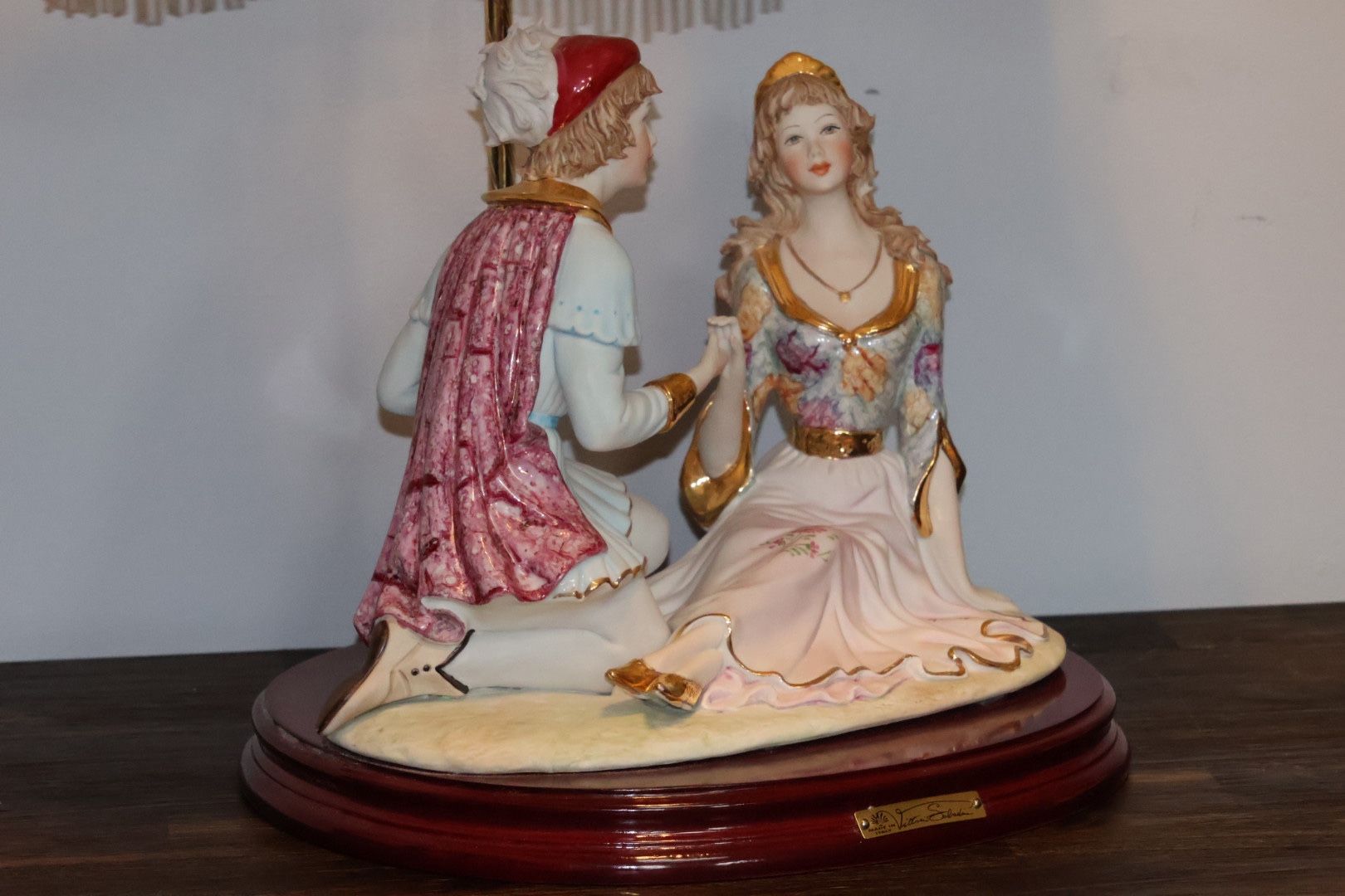 Antique Capodimonte VITTORIO SABADIN Porcelain Figurine made in Italy