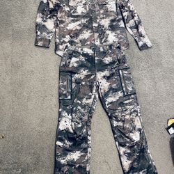 Cabelas Hunting Outfit 