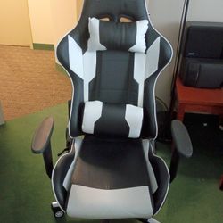 Like new gaming chair