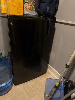 Mini refrigerator