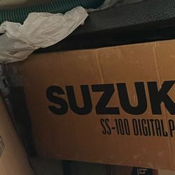 Suzuki SS-100 Digital Electric Piano 