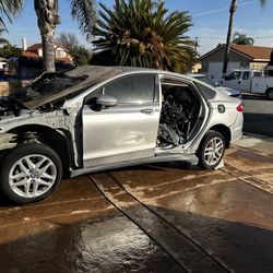 2014 Ford Fusion 2.5 Engine For Parts 