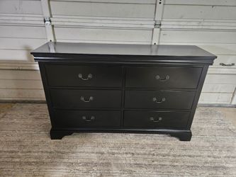 6-Drawer Dresser, Good Conditions 👍, Black Color, Measurement: W 56" × D 15" × H 35"
