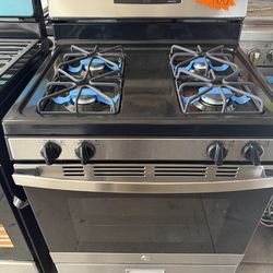 🔥🔥 STAINLESS STEEL GAS RANGE – POWERFUL & RELIABLE! 🔥🔥