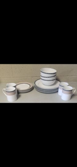 Spode Home  Vintage Chic Dinner Plate Set