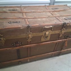 Antique Drucker Steamer Trunk 
