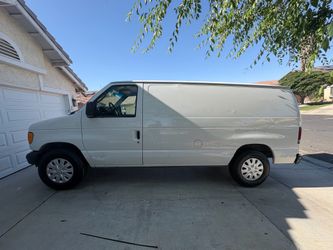 2005 ford E150 cargo van current registration cold a/c runs great