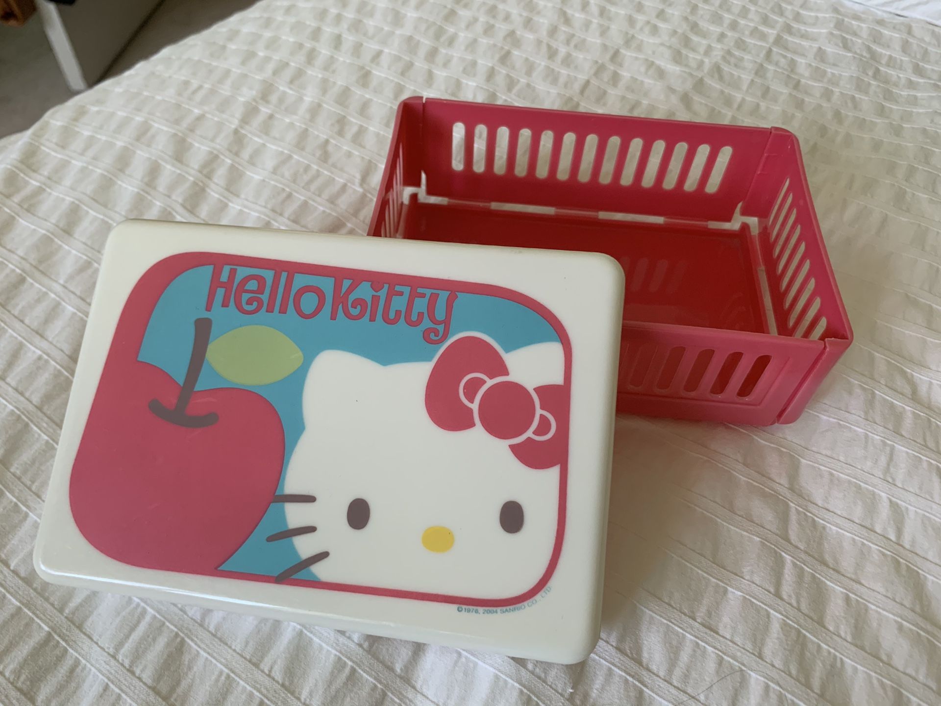 Hello Kitty collapsible box