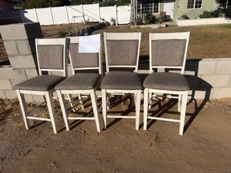Free Chairs for tall Dining Table