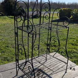 33" Tall Vintage Wrought Iron Plant Stand – Decorative Metal Shelf
