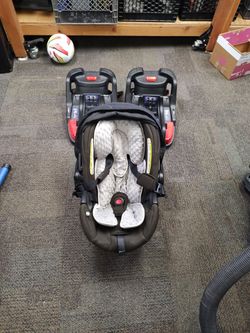 Infant car seat, with two mount bases include.