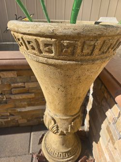 TALL STANDING POT