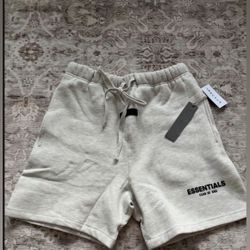 Essentials Shorts Light Oat