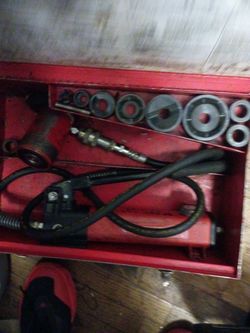 hydraulic punch