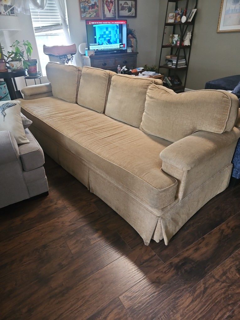 Gold 9' Sofa