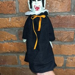 Rare Vintage Halloween Dracula Puppet Toy Animated Lights sound
