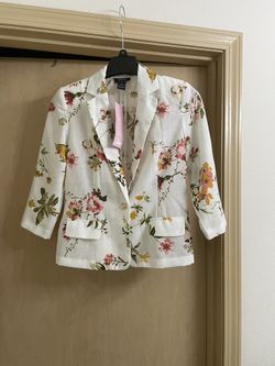 Brand new size petite small floral blazer with tags 