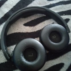 JBL Wireless Noise Cancelling Headphones 