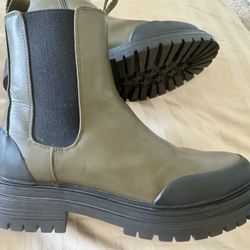 8.5 W American Eagle AE Vegan Leather Chelsea Boot