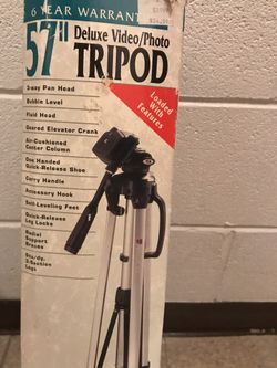 Deluxe photo and video tripod